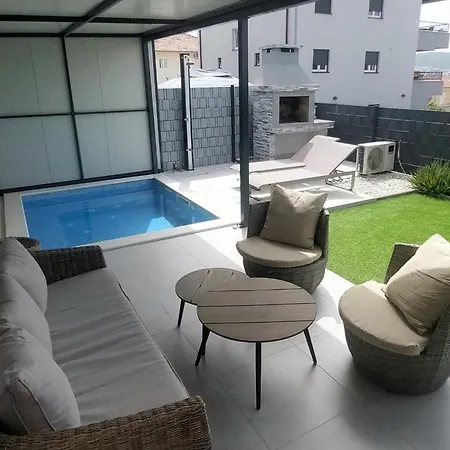 Unique - Garden With Private Heated Massage Pool Only For 特罗吉尔