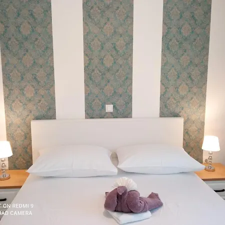 Unique - Garden With Private Heated Massage Pool Only For Lejlighed Trogir