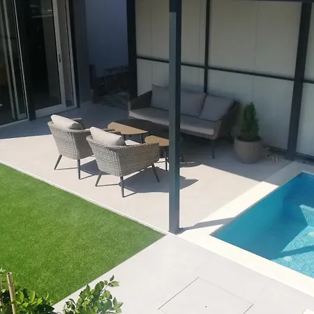 Unique - Garden With Private Heated Massage Pool Only For Trogir