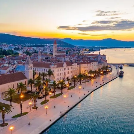 Unique - Garden With Private Heated Massage Pool Only For * Trogir