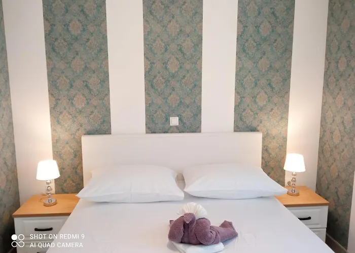 Unique - Garden With Private Heated Massage Pool Only For Apartment Trogir