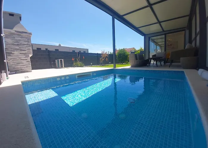 Unique - Garden With Private Heated Massage Pool Only For Trogir