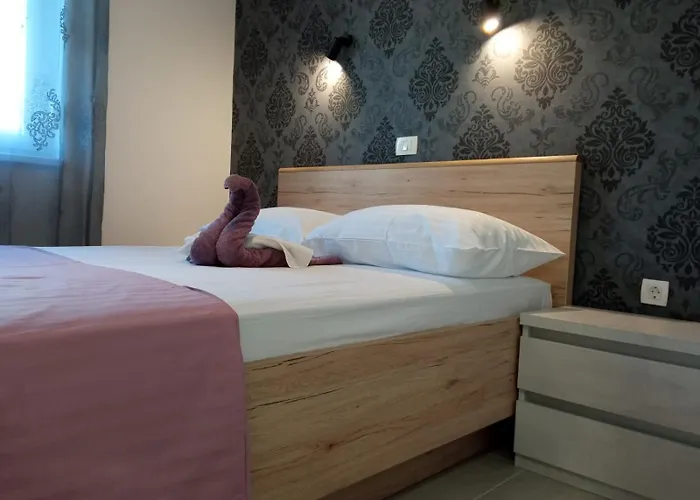 Unique - Garden With Private Heated Massage Pool Only For