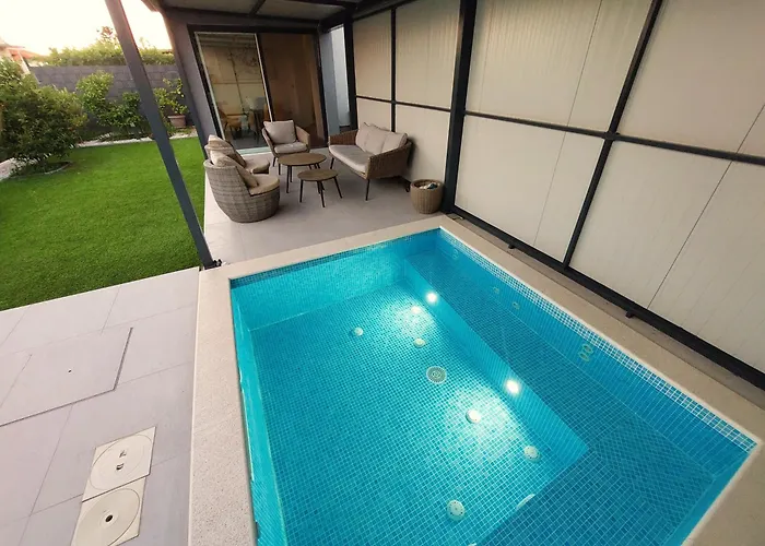 Unique - Garden With Private Heated Massage Pool Only For Apartment *