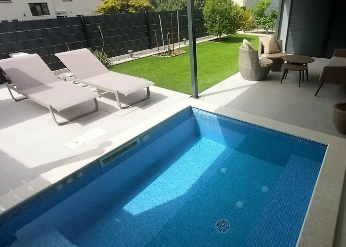 Apartment Unique - Garden With Private Heated Massage Pool Only For Trogir